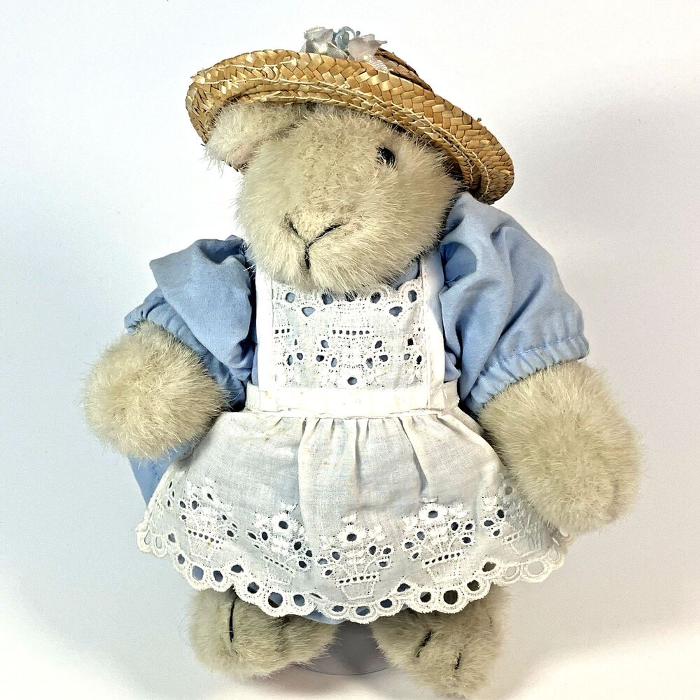 Muffy Vanderbear A Day In The Country Hoppy Set 1991 | Outfit & Stuffed Rabbit